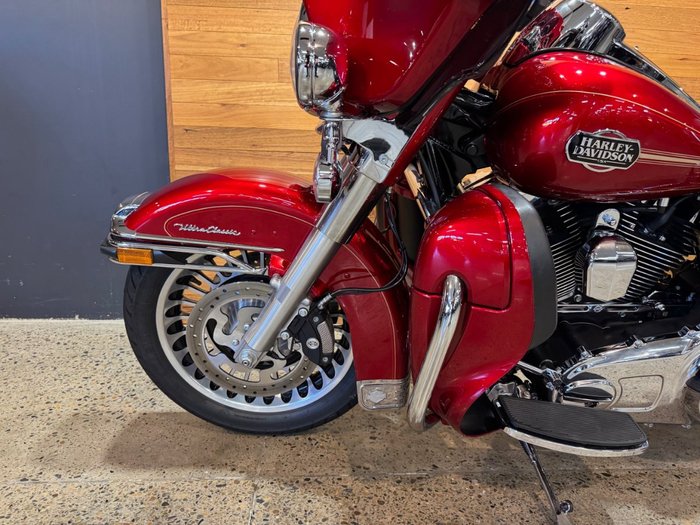 2011 Harley-davidson FLHTCU U/C ELECTRA GLIDE Red