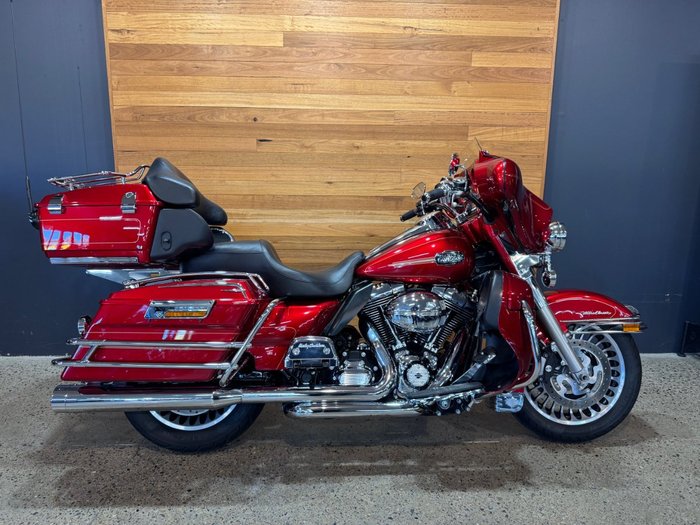 2011 Harley-davidson FLHTCU U/C ELECTRA GLIDE Red