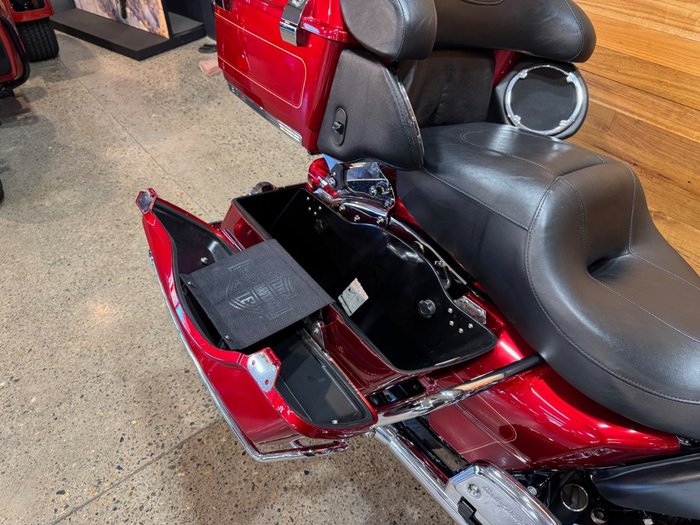 2011 Harley-davidson FLHTCU U/C ELECTRA GLIDE Red