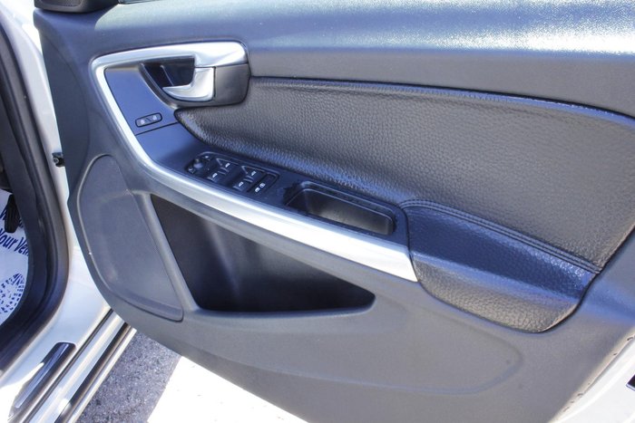 2010 Volvo S60 T6 AWD Cosmic White