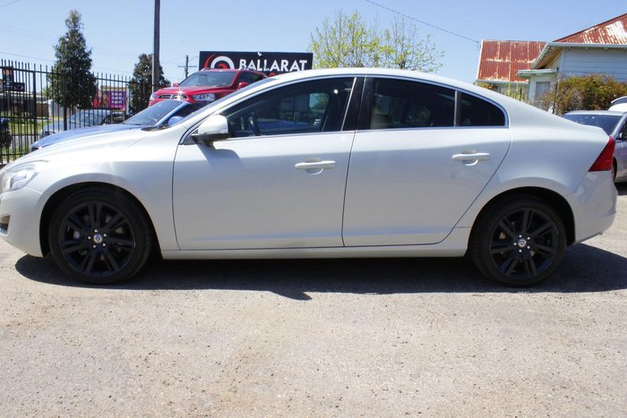 2010 Volvo S60 T6 AWD Cosmic White