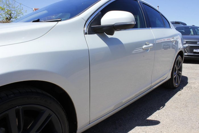 2010 Volvo S60 T6 AWD Cosmic White