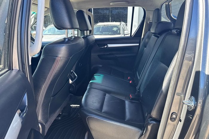 2019 Toyota Hilux SR5