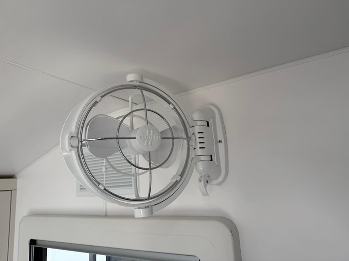 2025 Franklin Razor 220 Triple Bunk