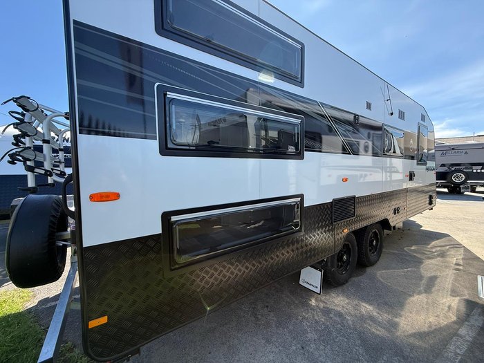 2025 Franklin Razor 220 Triple Bunk