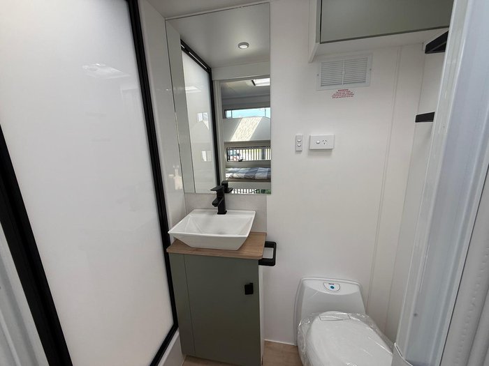 2025 Franklin Razor 220 Triple Bunk