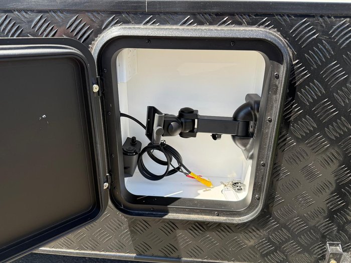 2025 Franklin Razor 220 Triple Bunk