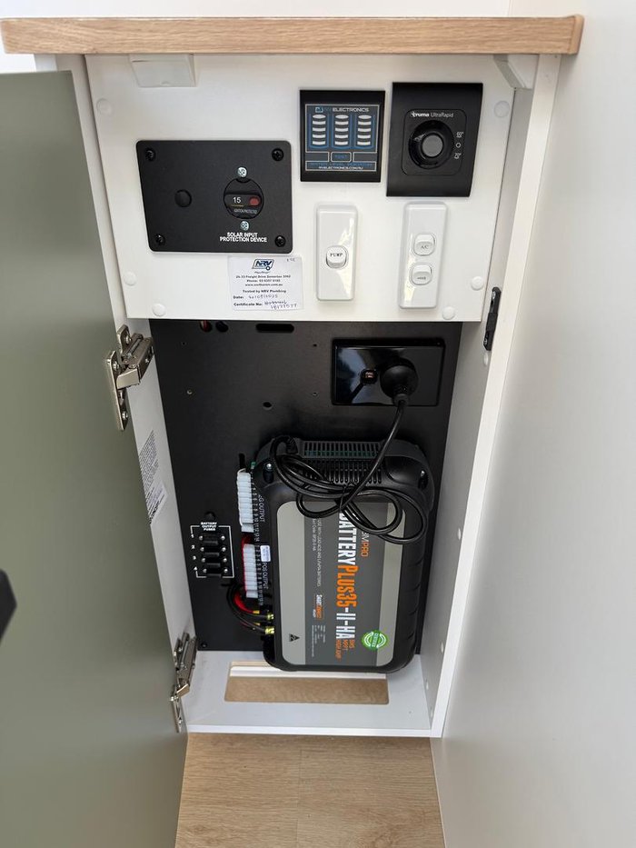 2025 Franklin Razor 220 Triple Bunk