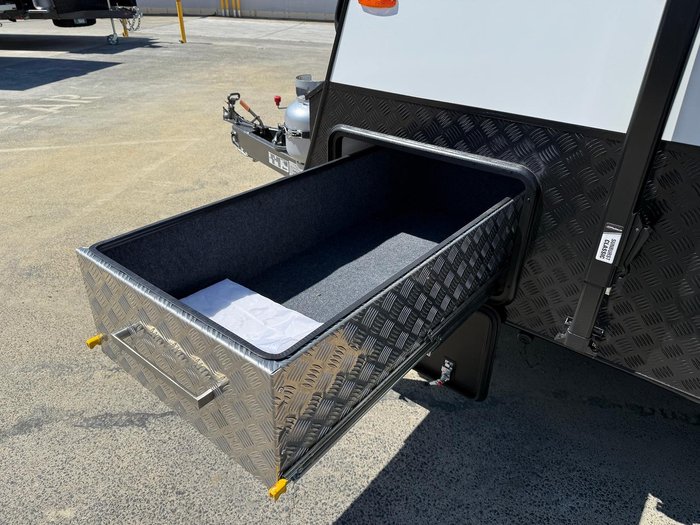 2025 Franklin Razor 220 Triple Bunk