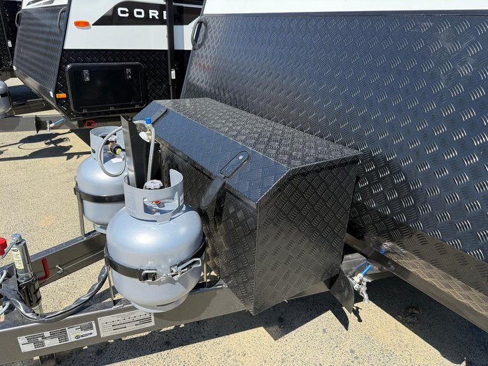 2025 Franklin Razor 220 Triple Bunk