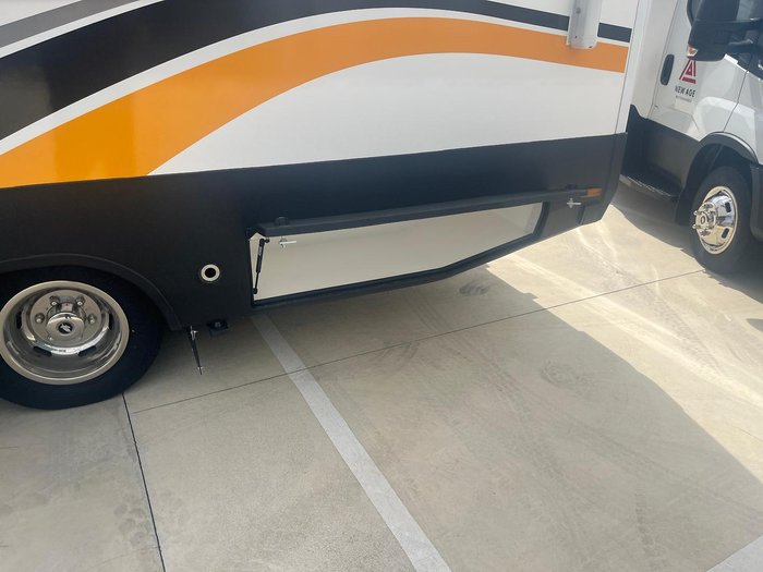 2024 JB Caravans Touring (Queen Bed)