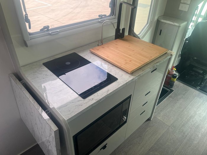 2024 JB Caravans Touring (Queen Bed)