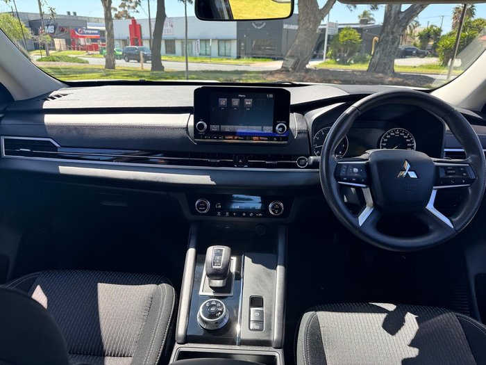 2024 Mitsubishi Outlander ES ZM MY24 White