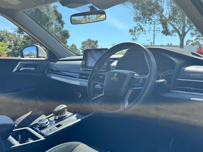 2024 Mitsubishi Outlander ES ZM MY24 White