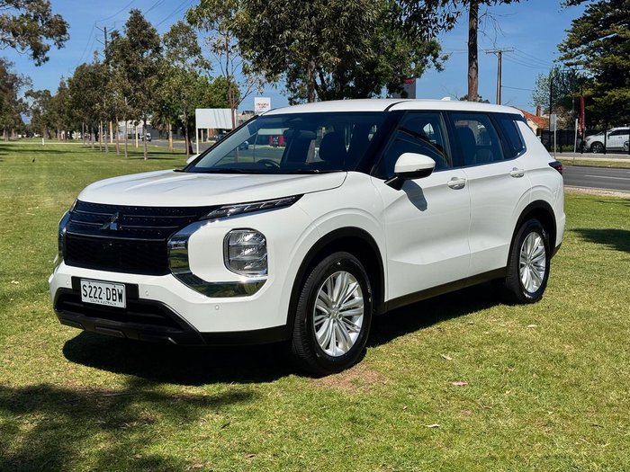 2024 Mitsubishi Outlander ES ZM MY24 White