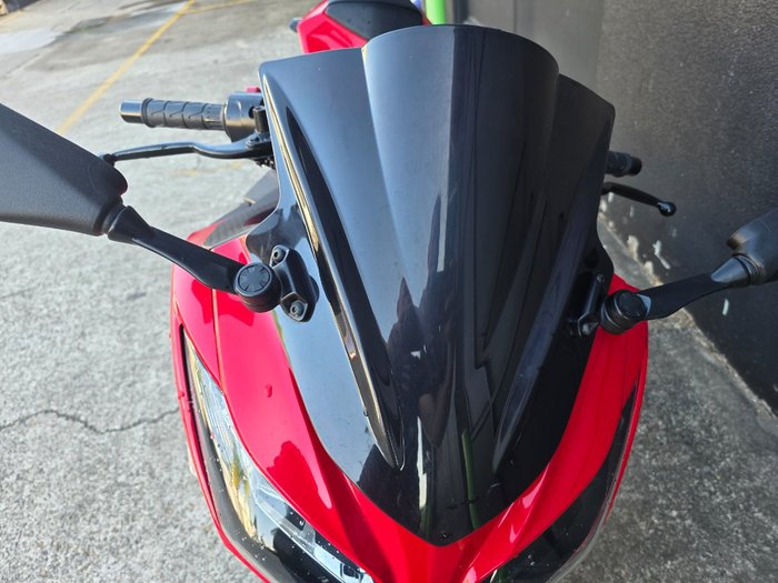 2016 Kawasaki NINJA 300 RED