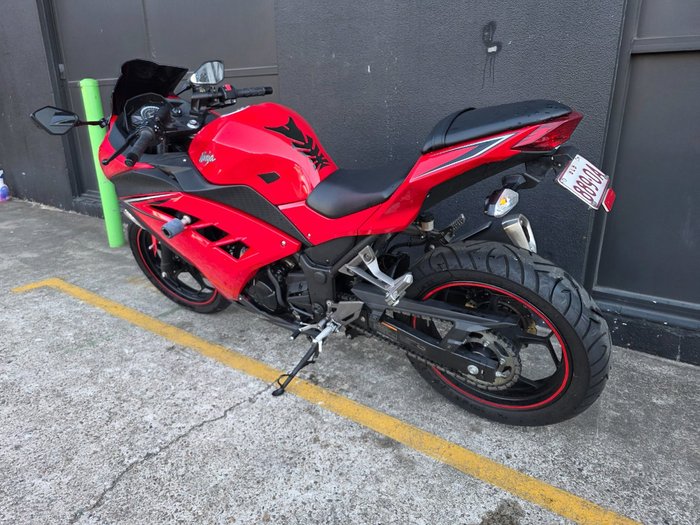 2016 Kawasaki NINJA 300 RED