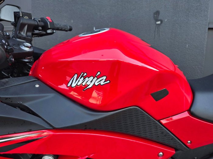 2016 Kawasaki NINJA 300 RED