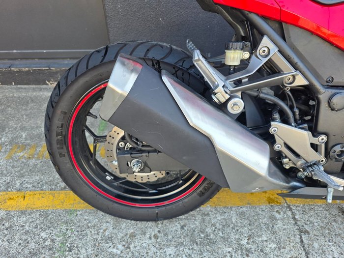 2016 Kawasaki NINJA 300 RED