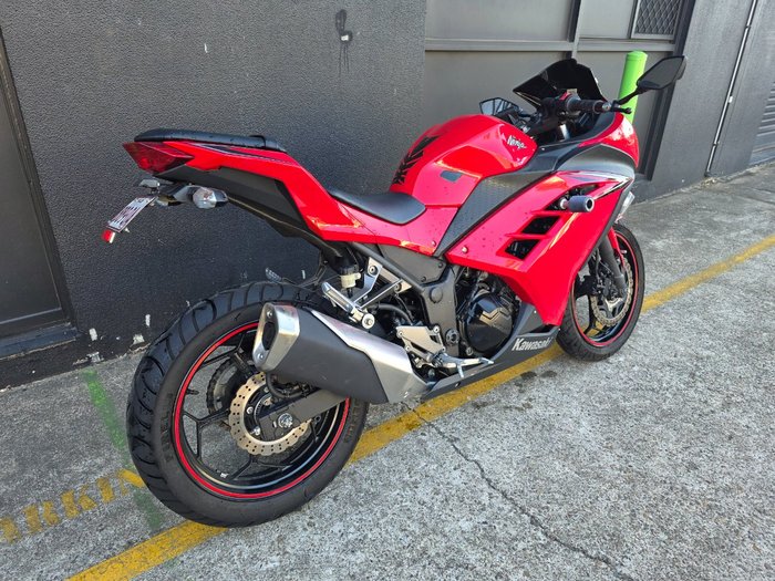 2016 Kawasaki NINJA 300 RED