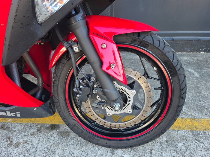 2016 Kawasaki NINJA 300 RED