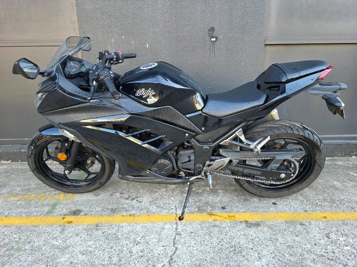 2013 Kawasaki NINJA 300 BLACK