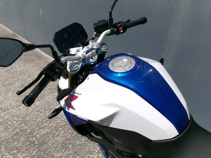 2022 BMW Motorrad F 900 R LT WHT/RACING BLU MET/RACE RED