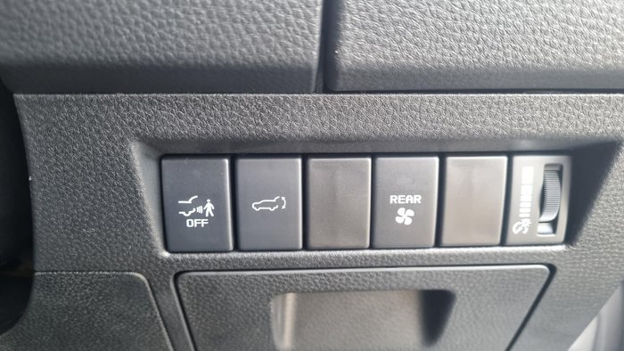 2025 Isuzu MU-X X-TERRAIN MY25.5 4X4 Dual Range Mercury Silver