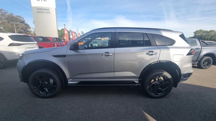 2025 Isuzu MU-X X-TERRAIN