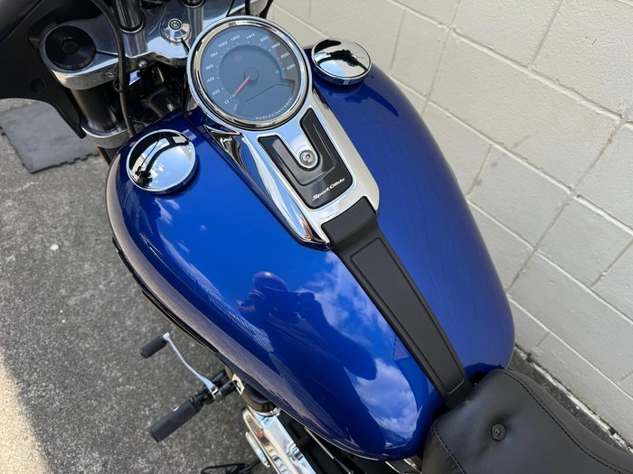 2018 Harley-Davidson Sport Glide 107 (FLSB) Softail Blue