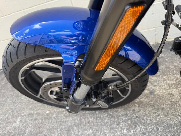 2018 Harley-Davidson Sport Glide 107 (FLSB) Softail Blue