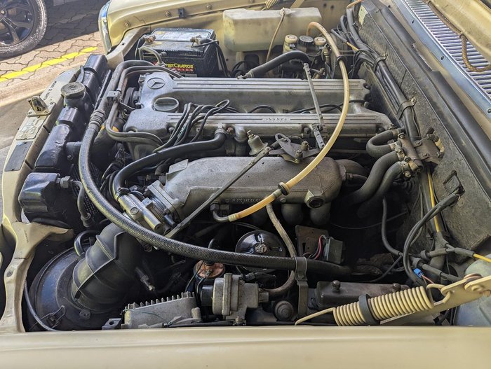 1974 Mercedes-Benz 280E W114 YELLOW
