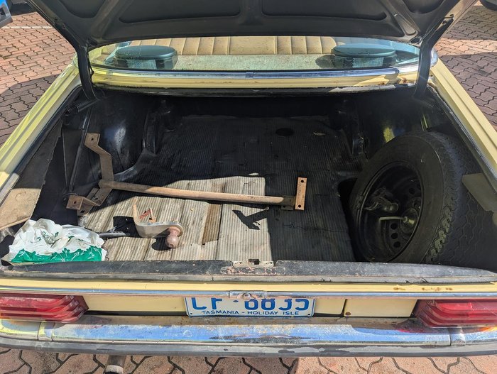 1974 Mercedes-Benz 280E W114 YELLOW