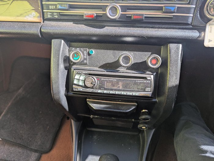 1974 Mercedes-Benz 280E W114 YELLOW