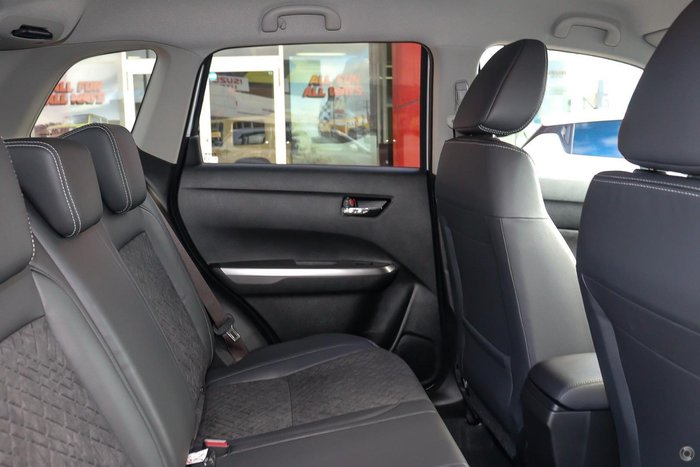 2024 Suzuki Vitara Turbo LY Series II Cool White