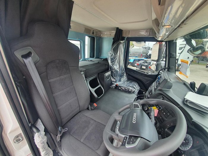 2025 Iveco S-Way AT270