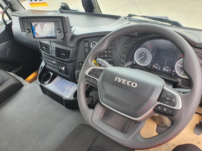 2025 Iveco S-Way AT270
