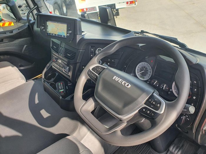 2025 Iveco S-Way AT270