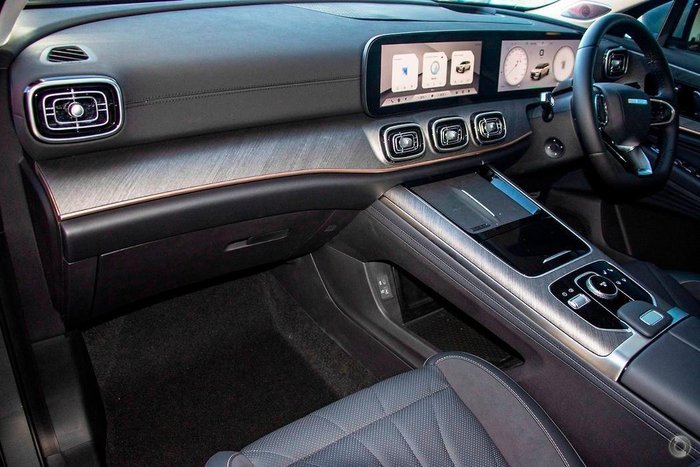 2025 Jaecoo J8 Track