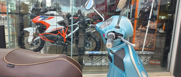 2016 VESPA GTS 300 SUPER SPORT BLUE