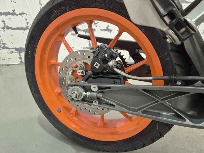 2019 KTM 200 Duke Duke White