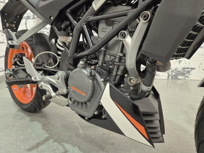 2019 KTM 200 Duke Duke White
