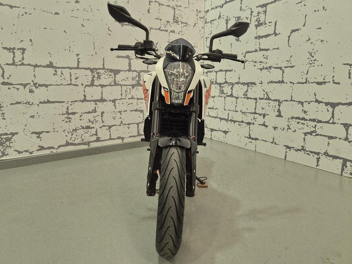 2019 KTM 200 Duke Duke White