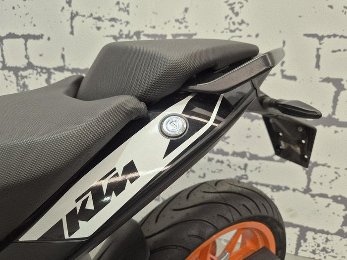 2019 KTM 200 Duke Duke White