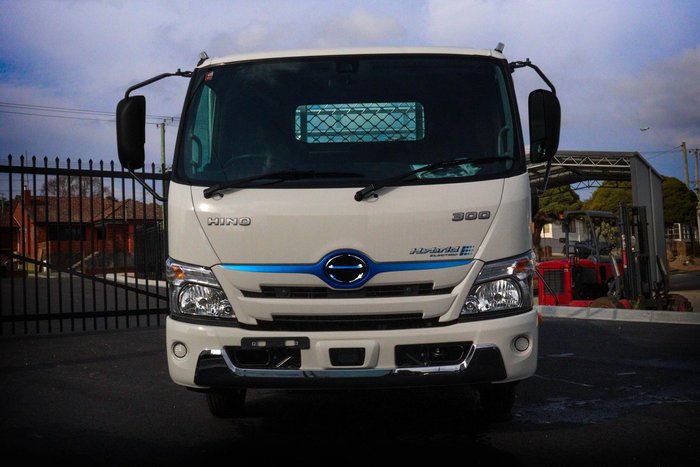 2025 Hino 300 616 Amt Wide Hybrid Tradeace