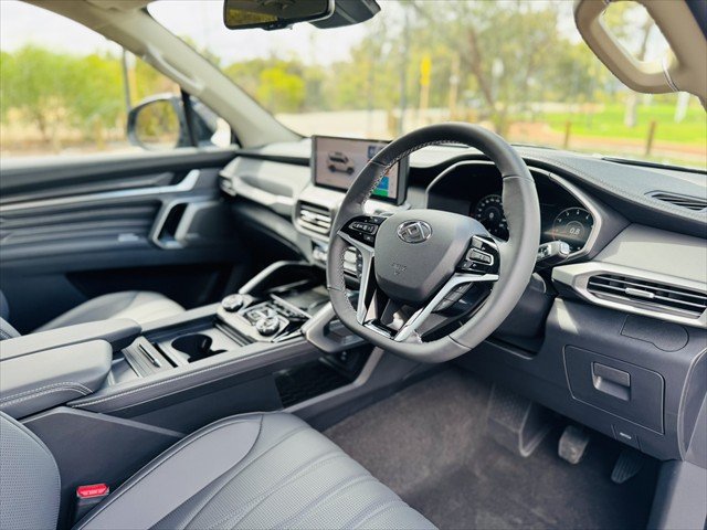 2025 LDV D90 Executive