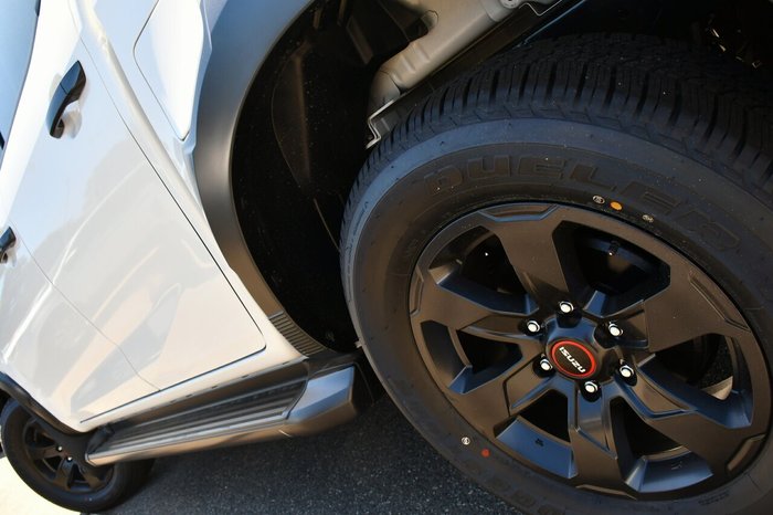 2025 Isuzu D-MAX X-TERRAIN