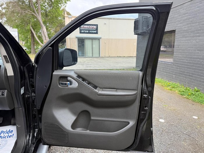 2012 Nissan Navara ST D40 Series 6 4x2 Midnight Black