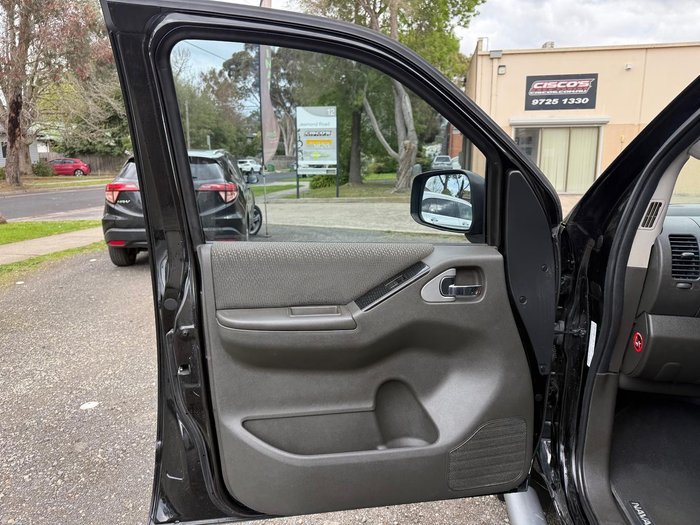 2012 Nissan Navara ST D40 Series 6 4x2 Midnight Black