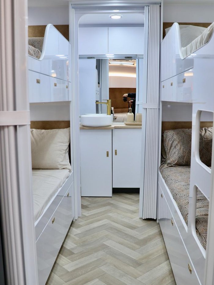 2025 Wonderland RV Amaroo 21Ft Quad Bunk